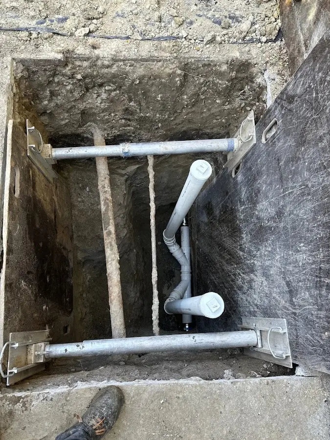 Experienced plumber completing Gas Line Repair work in Knoxville
